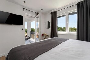 3 soveværelser, pengeskab på værelset, strygejern/strygebræt