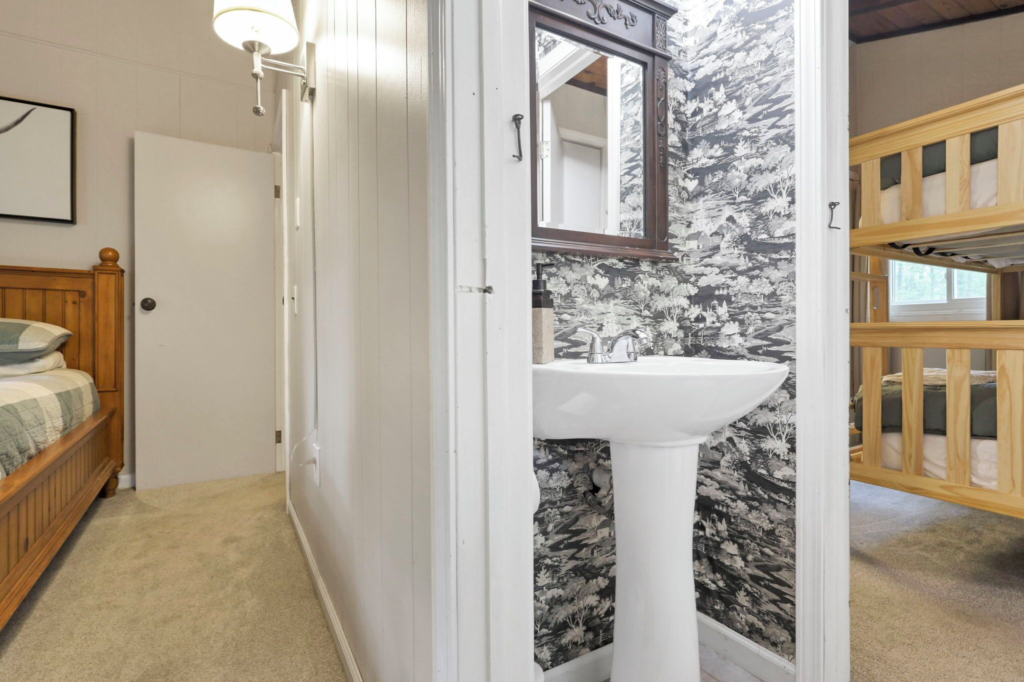 3 bedrooms, WiFi, bed sheets