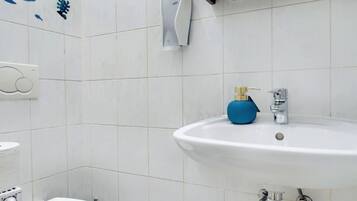 風筒、提供毛巾、番梘、洗頭水