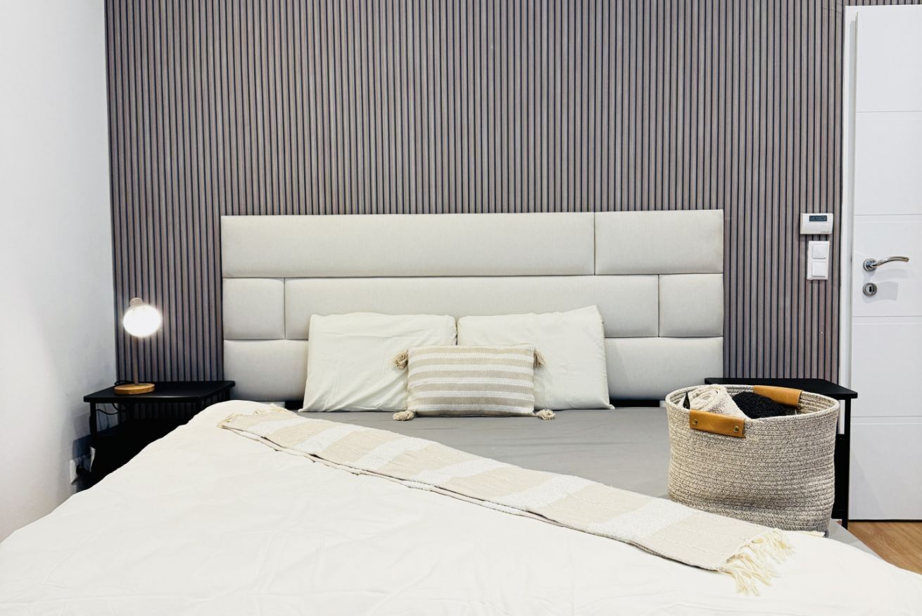 1 bedroom, bed sheets