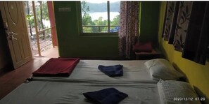 Deluxe Room | Free WiFi - Niramaya Beach View Stay (Gokarna)