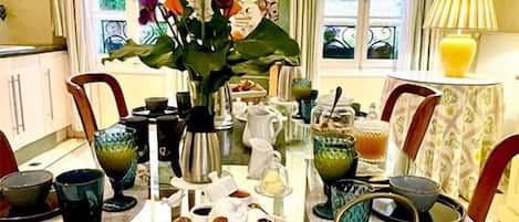 Free daily continental breakfast