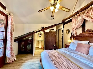 Quarto júnior, sacada, vista para a cidade | Wi-Fi de cortesia