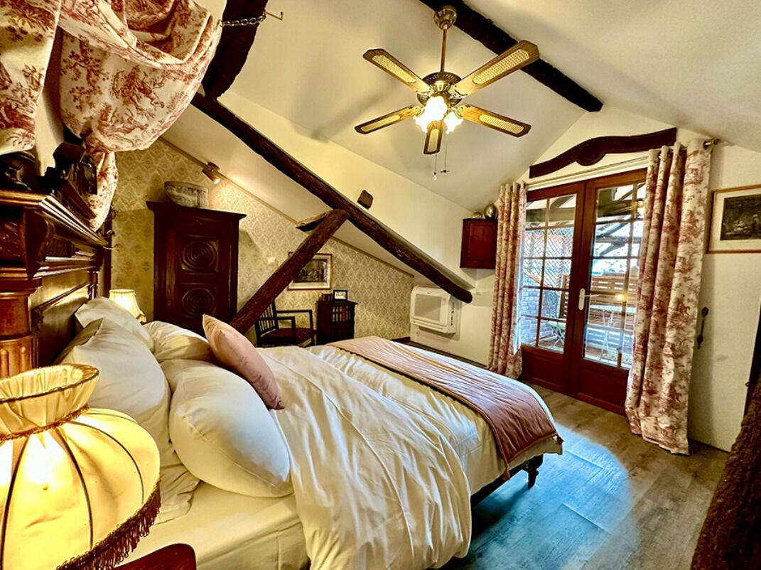 Junior Room, Balcony, City View | Free WiFi