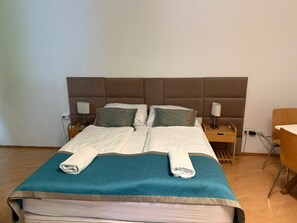 Basic Apartment | Iron/ironing board, free WiFi - Cozy 3BR Apt Vienna City Center (Vienna)
