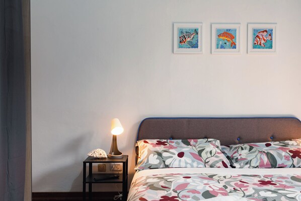 1 habitación, tabla de planchar con plancha, wifi y ropa de cama 