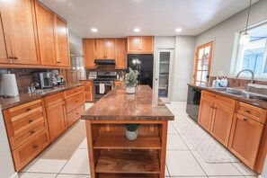 Talo, 4 makuuhuonetta, tupakointi sallittu | Sisätilat