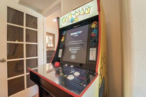 House, 4 Bedrooms, Smoking | Game room