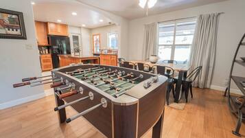 House, 4 Bedrooms, Smoking | Game room