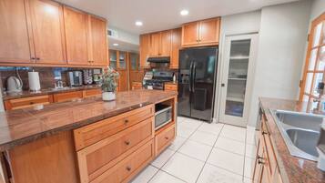 House, 4 Bedrooms, Smoking | Interior