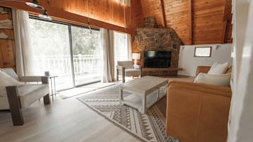 Cabin, 2 Bedrooms, Smoking | Living area