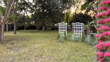 House, 3 Bedrooms, Smoking | Property grounds