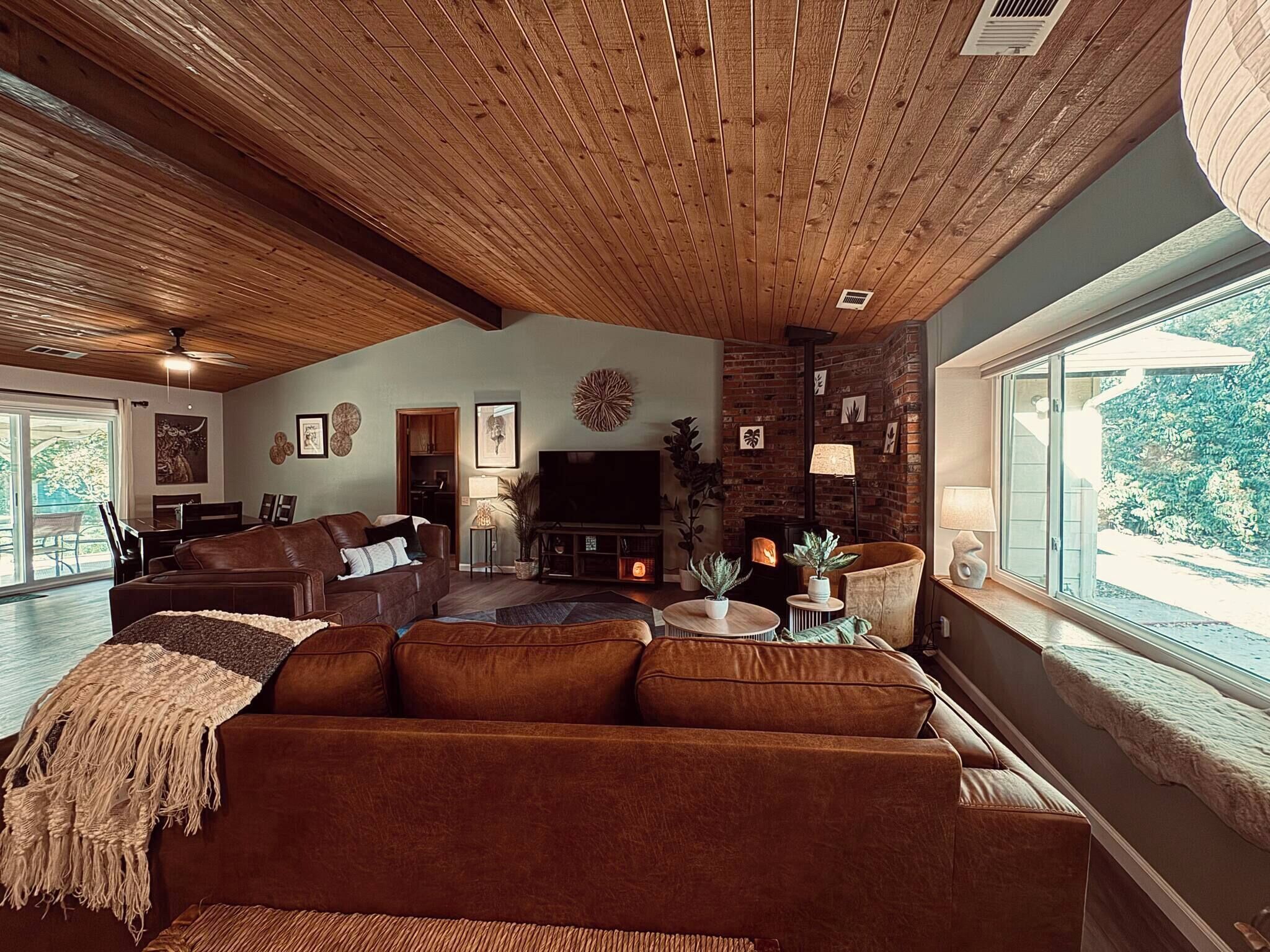 獨棟房屋, 3 間臥室, 吸煙房 | 起居區 | 書籍