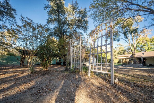 House, 3 Bedrooms, Smoking | Property grounds