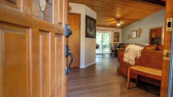 House, 3 Bedrooms, Smoking | Interior