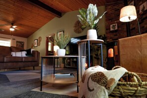 獨棟房屋, 3 間臥室, 吸煙房 | 客廳 | 書籍