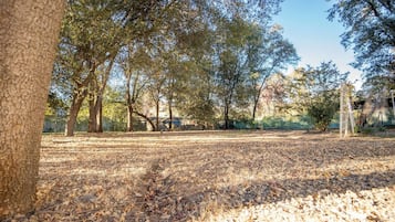 House, 3 Bedrooms, Smoking | Property grounds