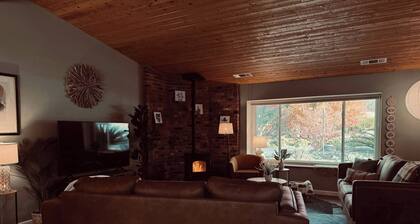 Magic Sequoia Spacious Home