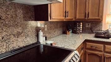 House, 3 Bedrooms, Smoking | Interior