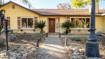 House, 3 Bedrooms, Smoking | Exterior