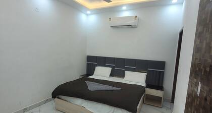 Roomshala Hotel Scorpio