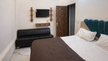 Double Room | In-room dining