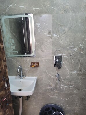 Free toiletries, towels, soap, shampoo