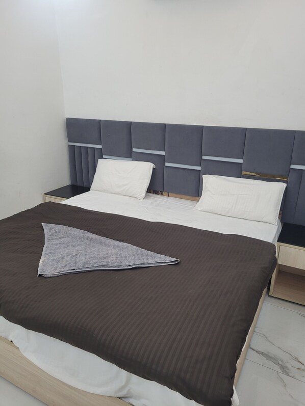 Double Room | Free WiFi