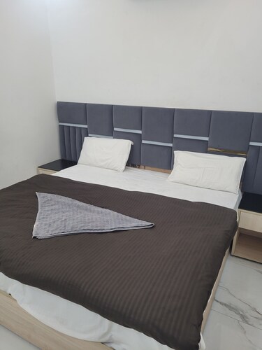 Roomshala Hotel Scorpio