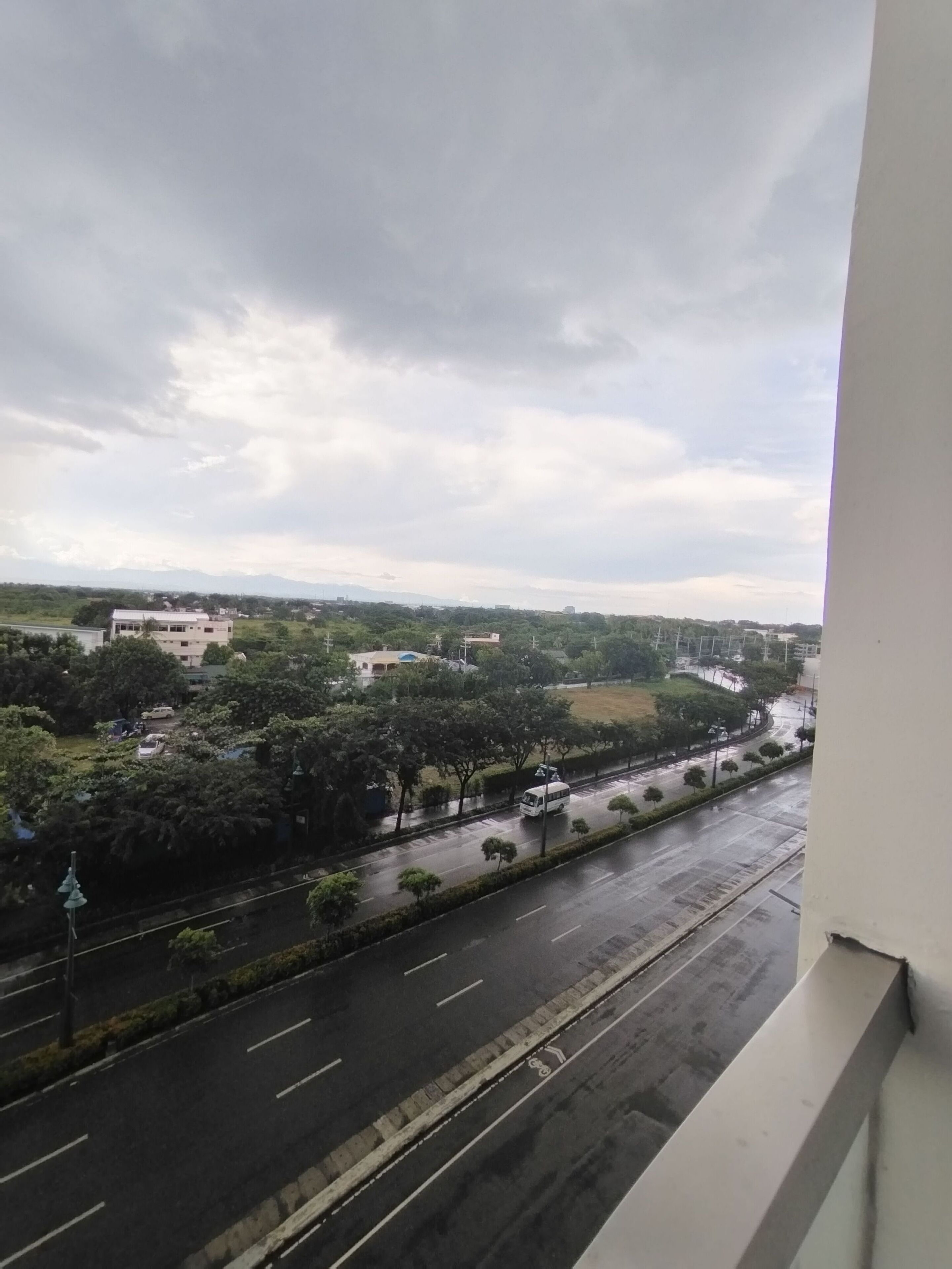 Estúdio com design assinado, 1 cama Queen e sofá-cama, sacada, vista para a cidade | Vista da sacada