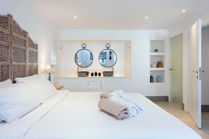 In-room safe, iron/ironing board, free WiFi