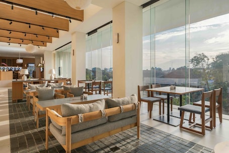 Restaurant. ARTOTEL Leguna Magelang