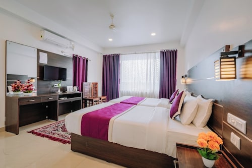 Hotel Mountain Hues Thekkady