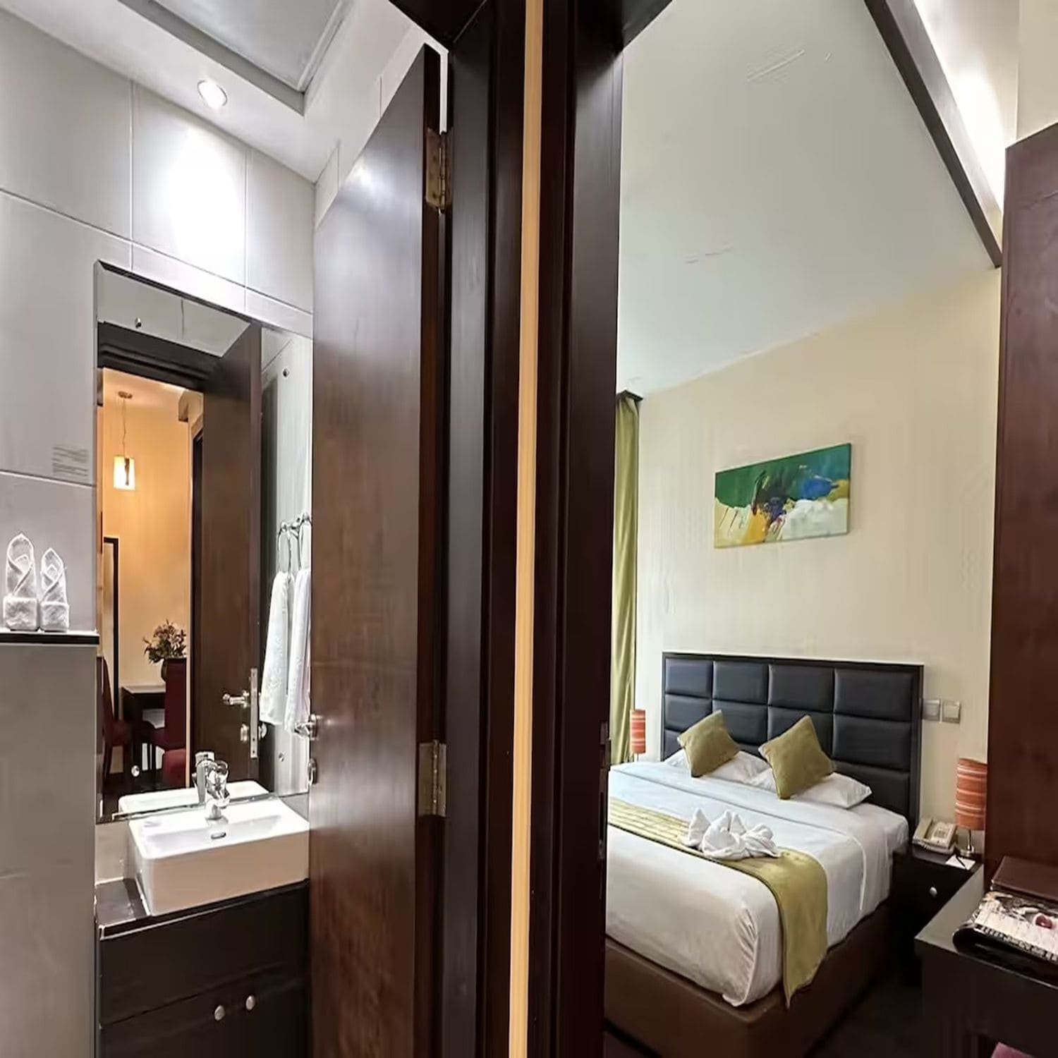 Apartemen Mewah, 1 kamar tidur | Brankas, meja kerja, Wi-Fi gratis, dan seprai linen