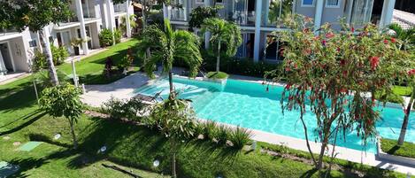 حمّام سباحة خارجي