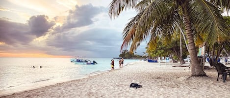 Apartment, 2 Bedrooms, Smoking, Balcony | Beach