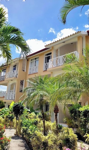 Apartamento, 2 quartos, para fumantes, sacada | Fachada