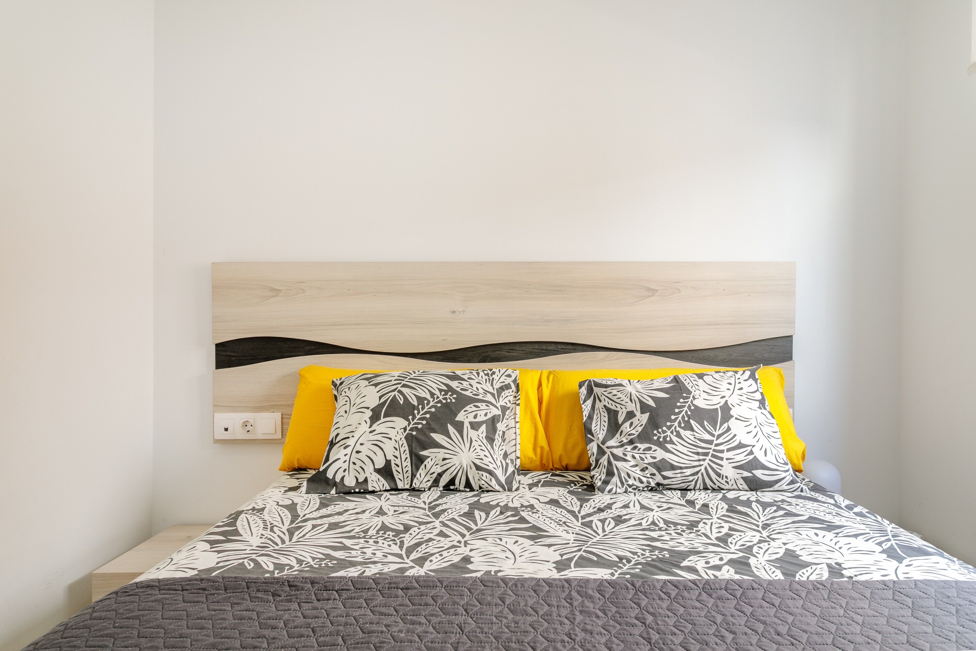 3 chambres, fer et planche à repasser, Wi-Fi, draps fournis