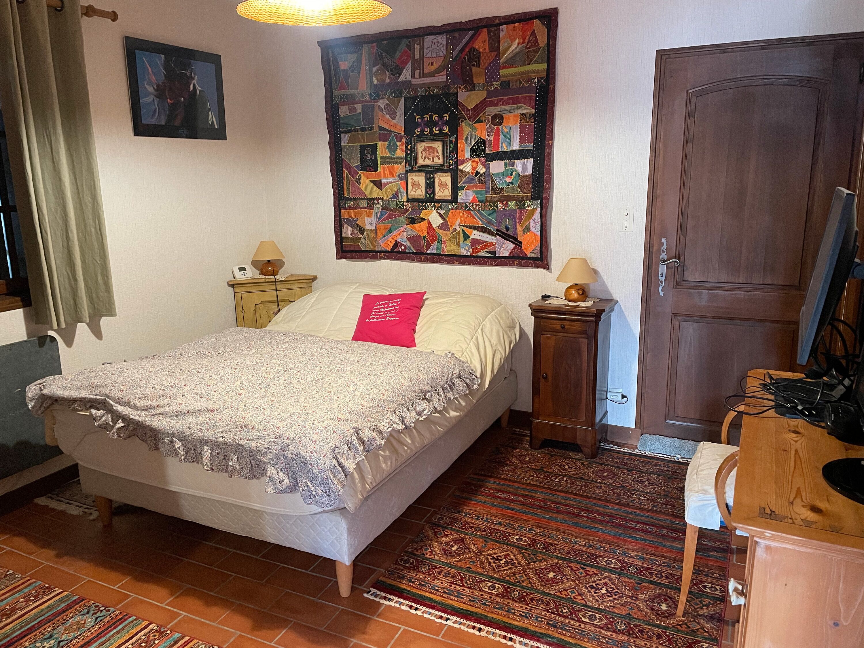 3 slaapkamers, een strijkplank/strijkijzer, wifi, beddengoed