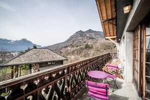 Property grounds - Apartment 'La Ferme De 1876' with Mountain and Garden Views, Wi-Fi (MARIGNIER)