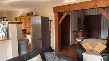 Télévision, lecteur de DVD, chaîne hi-fi