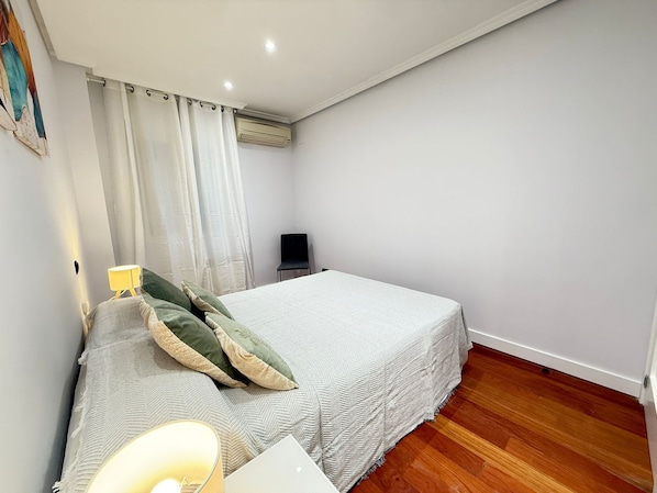 Desk, iron/ironing board, free WiFi