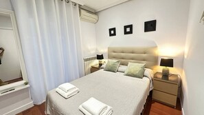 Double Room, Non Smoking, Shared Bathroom | Desk, iron/ironing board, free WiFi - Habitaciones en Toledo (Madrid)