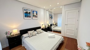 Dobbeltværelse - fælles badeværelse | Skrivebord, strygejern/strygebræt, gratis Wi-Fi