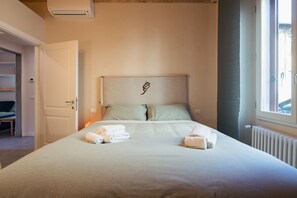 2 bedrooms, desk, iron/ironing board, WiFi - Blu's house in Florence (Firenze)