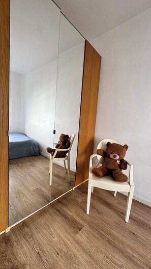 1 soverom, strykejern/-brett, wi-fi og sengetøy