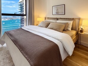 1 غرفة نوم ومكتب ومكواة/لوح كي وسرير سفر