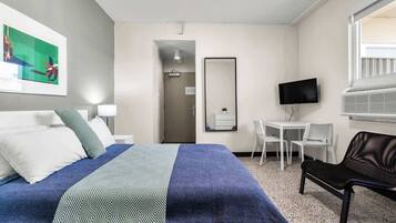 1 bedroom, iron/ironing board, travel cot, free WiFi
