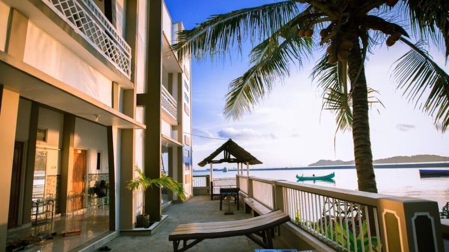 FATHIN HOTEL BAWEAN SYARIAH