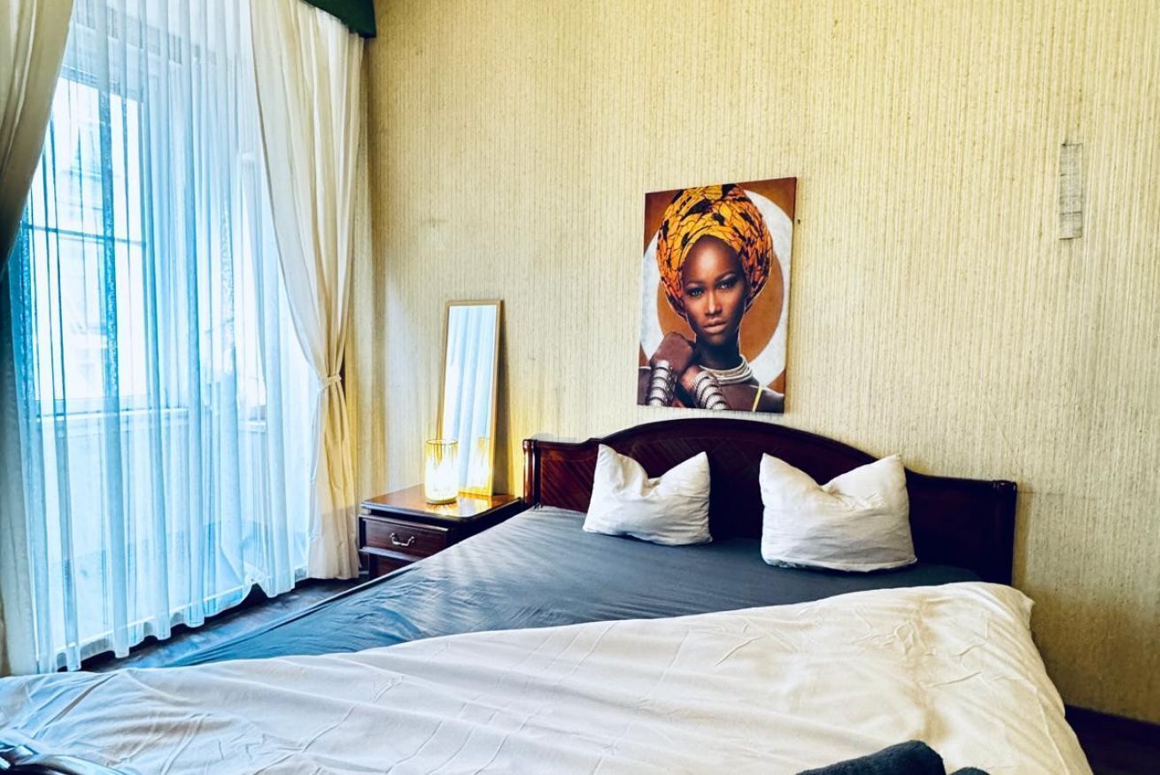 2 bedrooms, bed sheets